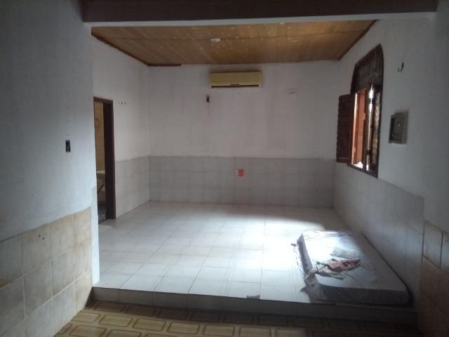Alugo Casa no centro com espaco para comercio - Foto 17