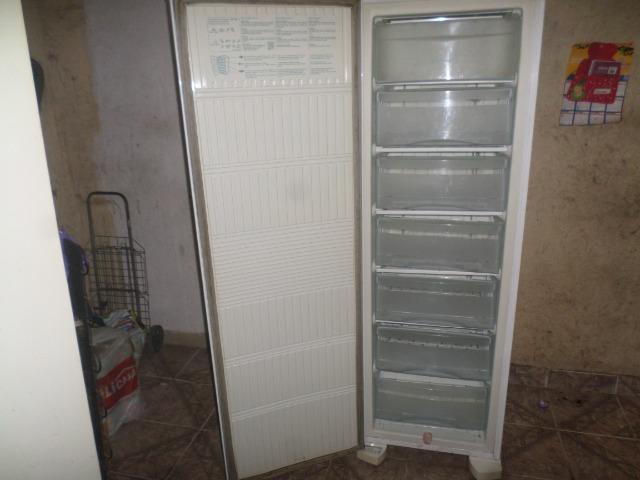 Freezer vertical eletrolux - Foto 3