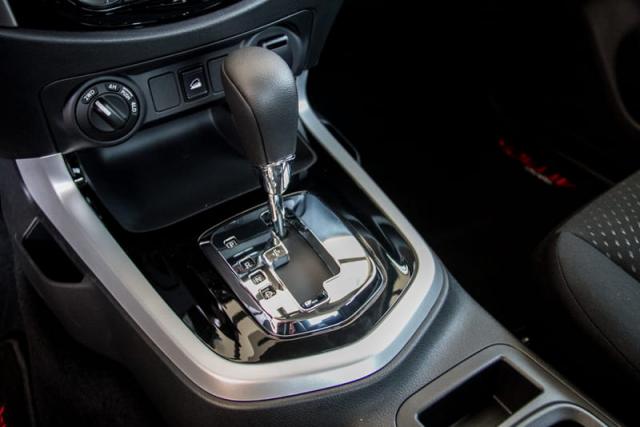 NISSAN FRONTIER ATTACK 2.3 BITURBO 4X4 AUT - Foto 12