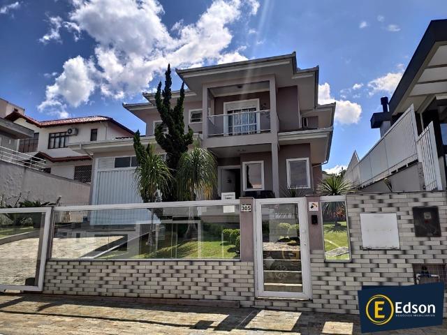 Casa 4 Dormitórios/ Sendo 3 Suítes no Pedra Branca!