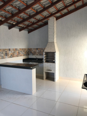 Linda casa no Jardim Itália com oportunidade única - Foto 8