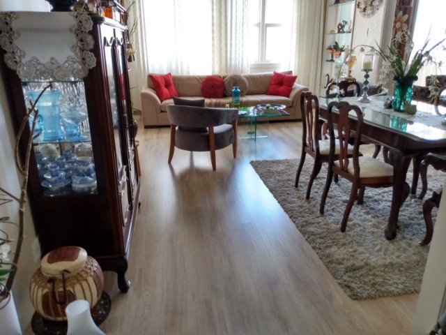 Vendo ótimo apartamento com 3 quartos no Centro