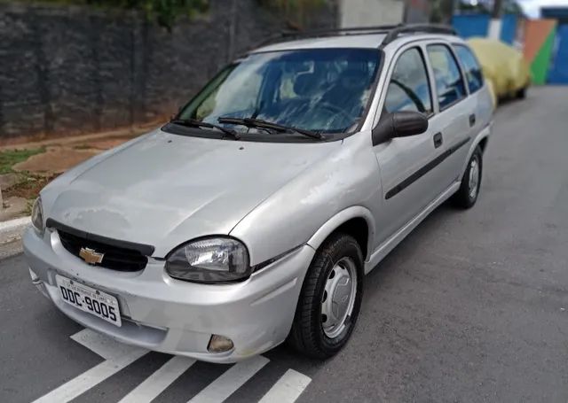 GM - Chevrolet Corsa Sedan Milenium 1.0 16v Vermelha 2001 - Campo