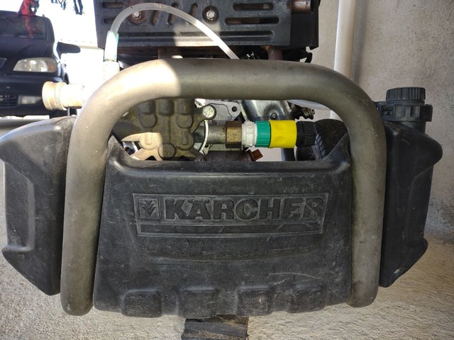 Máquina de lava jato Karcher Gasolina 