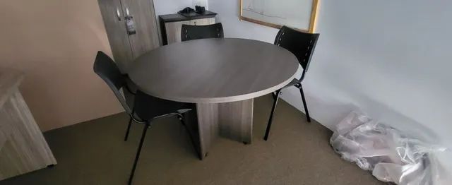 Mesa escritório + cadeiras e móveis 