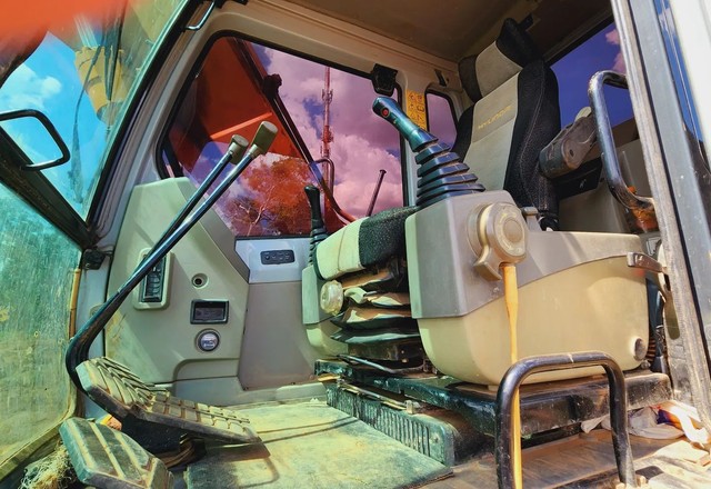 ESCAVADEIRA HIDRÁULICA  (HYUNDAI 160LC-7) - Foto 4