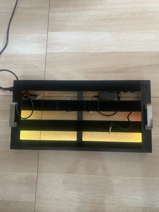 Pedalboard 60x30 com elétrica e fonte - Foto 2