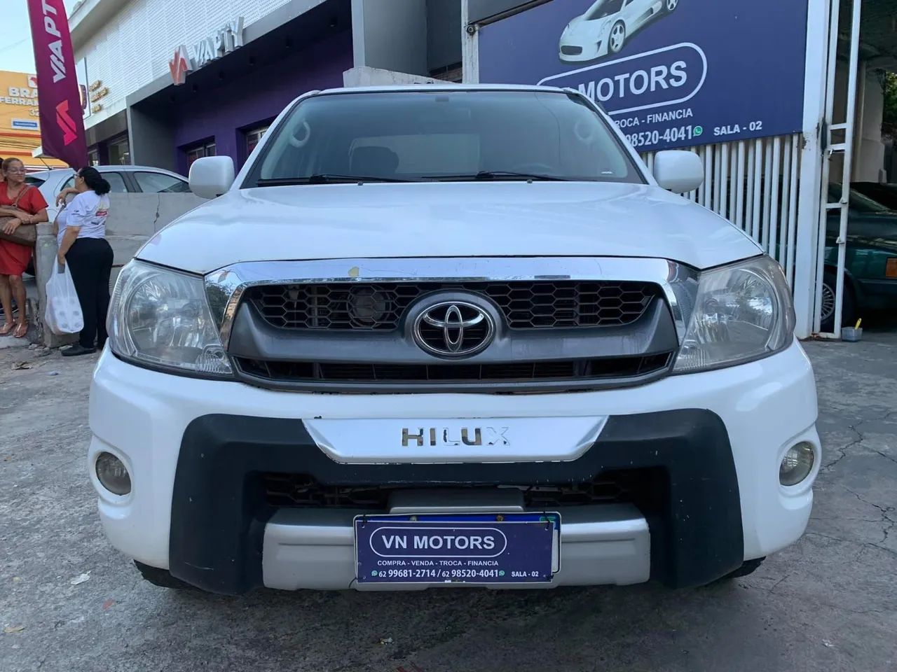Hilux 2.5 4x4 Diesel manual 2006 bem conservada pego carro no negócio - Foto 2