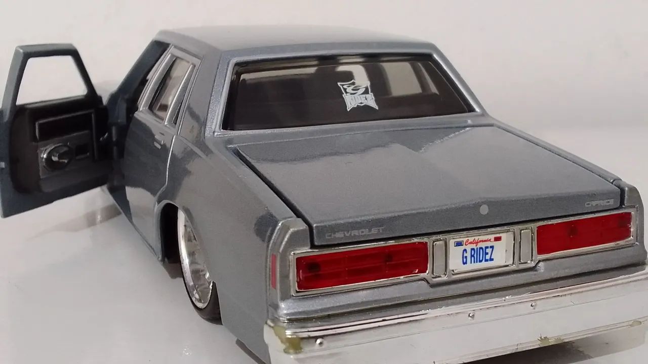 Miniatura Chevrolet Caprice Maisto 1/26 - Foto 5