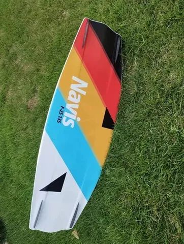 NAVIS Wakeboard + Boots + 4 Fins