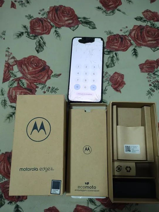 Motorola EDGE 30 NEO - Preto - Tela Quebrada - Foto 4