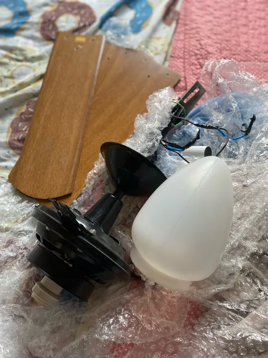 Ventilador de teto com luminária