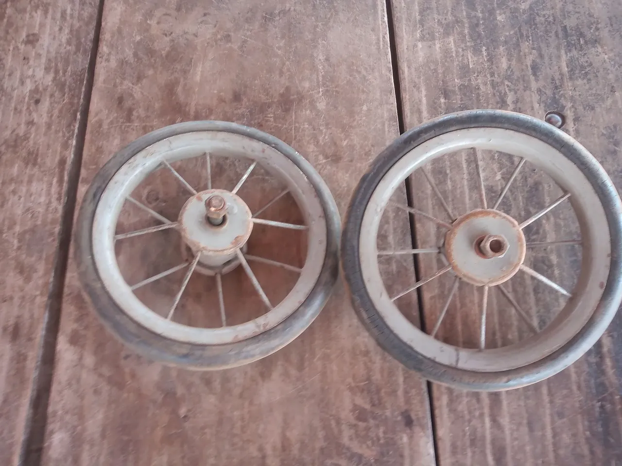 Roda velocípede antigo