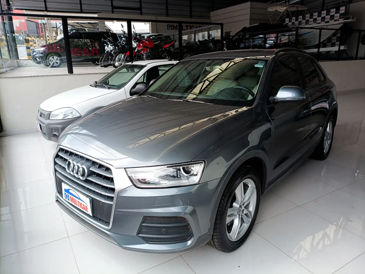 Audi Q3 com teto