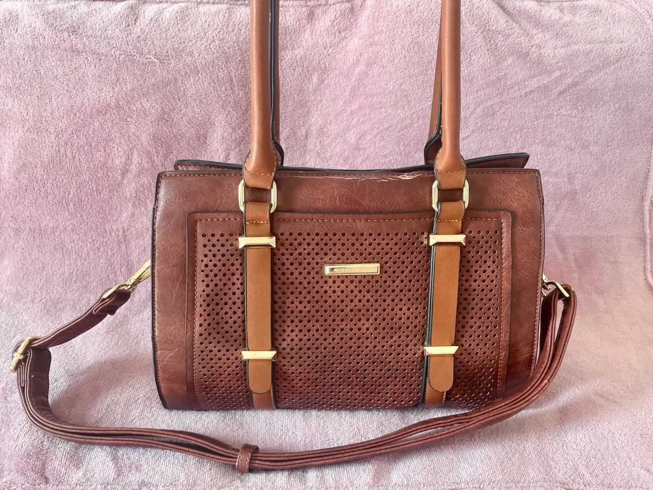 bolsa marrom com repartição golden fênix