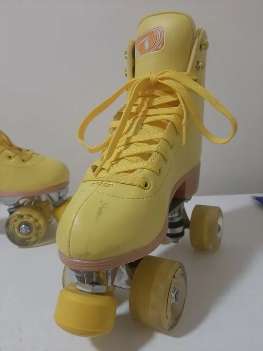 Patins Quad Traxart modelo Foxxy amarelo + cadarço refletivo - Foto 6