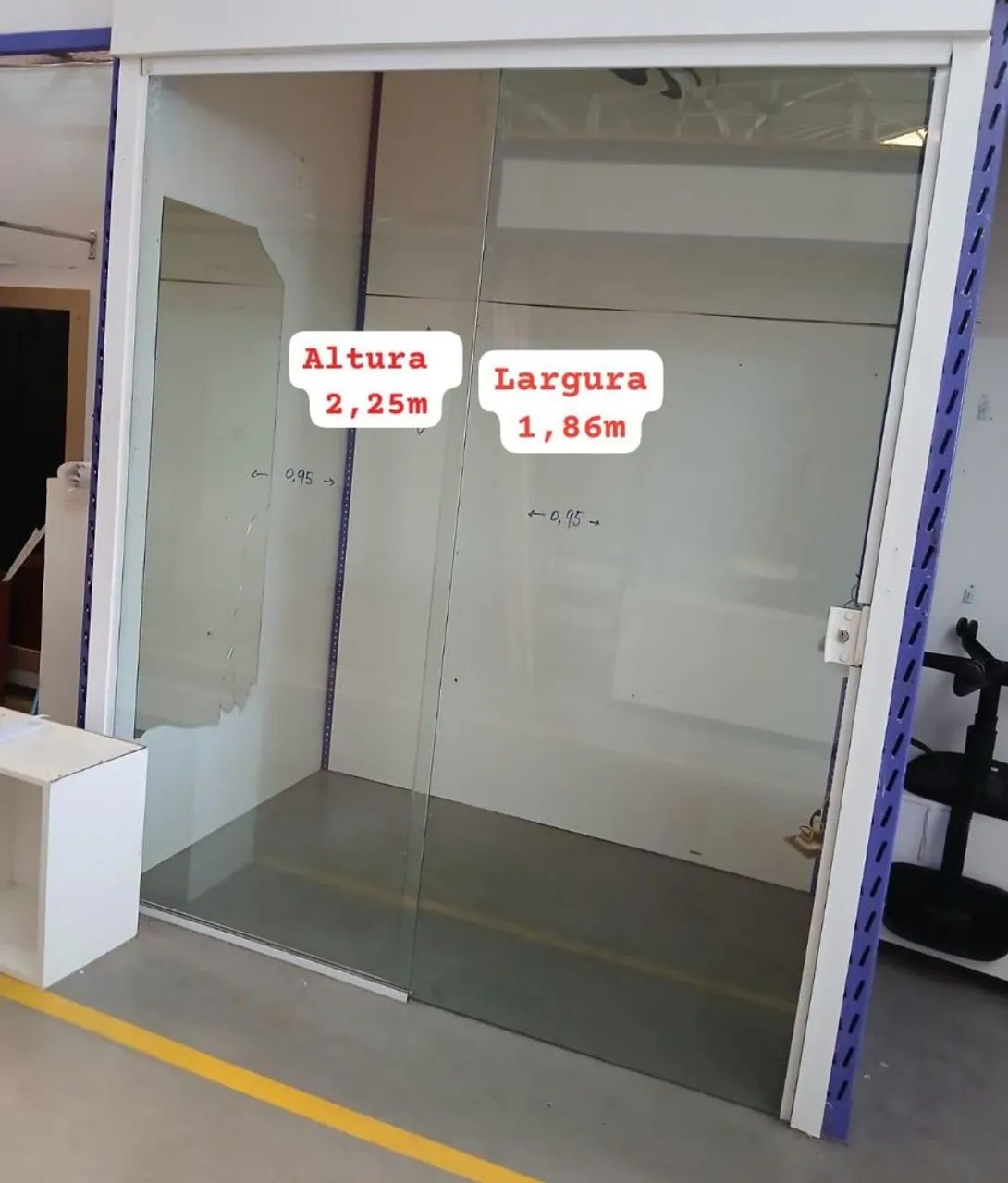 Porta de vidro (R$ 500,00)