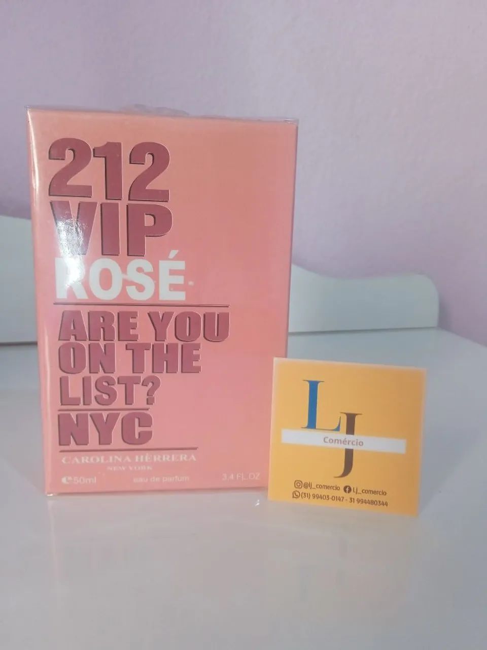 Perfume 212 VIP Rosé Carolina Herrera 50ml - Foto 2