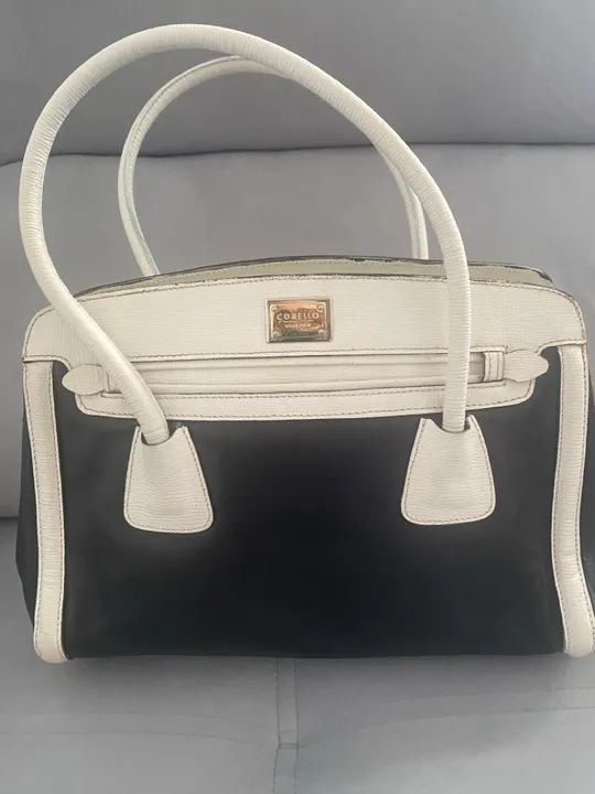 Bolsa Corello Preta e Branca  couro legítimo 