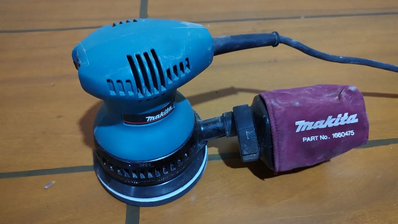Lixadeira roto orbital Makita BO5010. 127v 240w - Foto 6