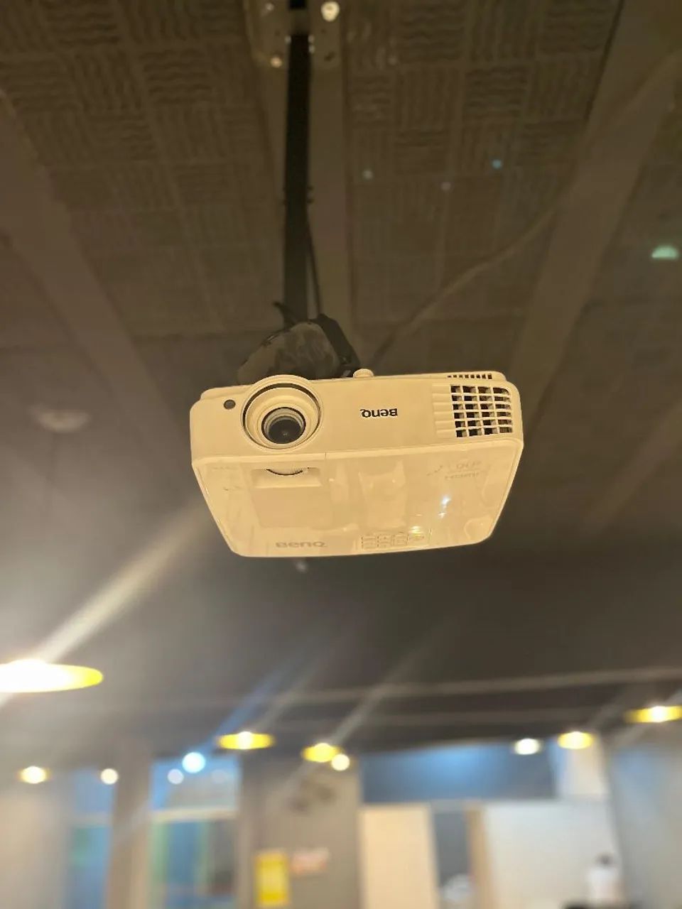 PROJETOR BENQ DE ESCRITÓRIO 