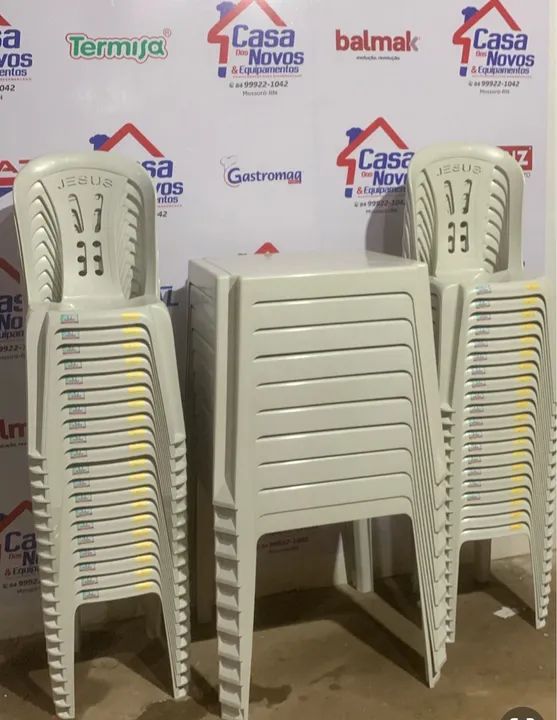 Conjunto Jesus plástico branca ou preta 