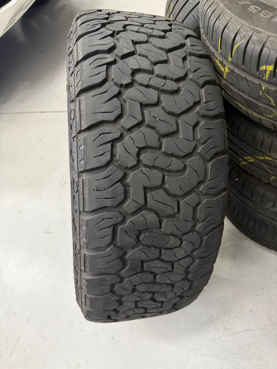 Rodas amarok Aro 18 Originais Pneus Biscoito  - Foto 4