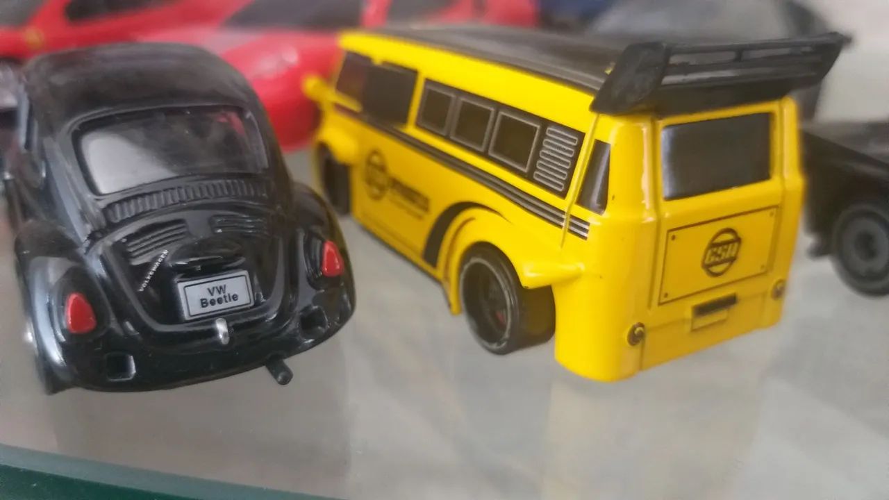 Kombi e Fusca VW 1:64 - Foto 4