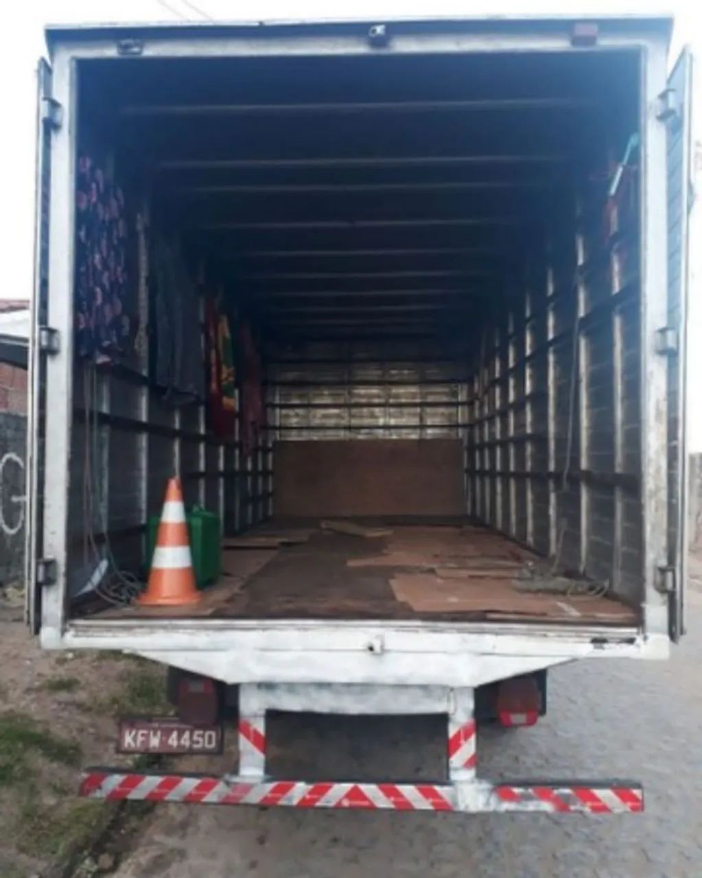 Caminhão para mudanças.  - Foto 2