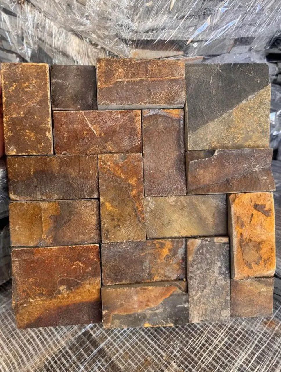 Pedra ferro na placa 30x30 em mosaico 