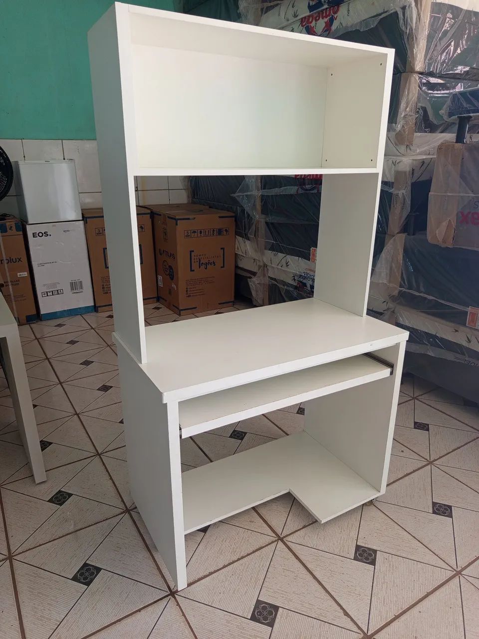 Mesa de computador em mdp branco.  - Foto 3