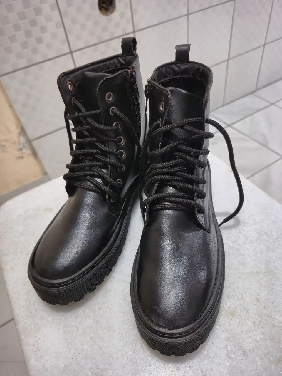 Bota Coturno Preta Dubuy - Usado em boas condições  - Foto 3