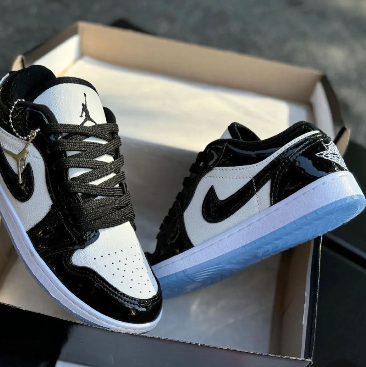 Tênis Air Jordan Low Black Verniz  - Foto 3