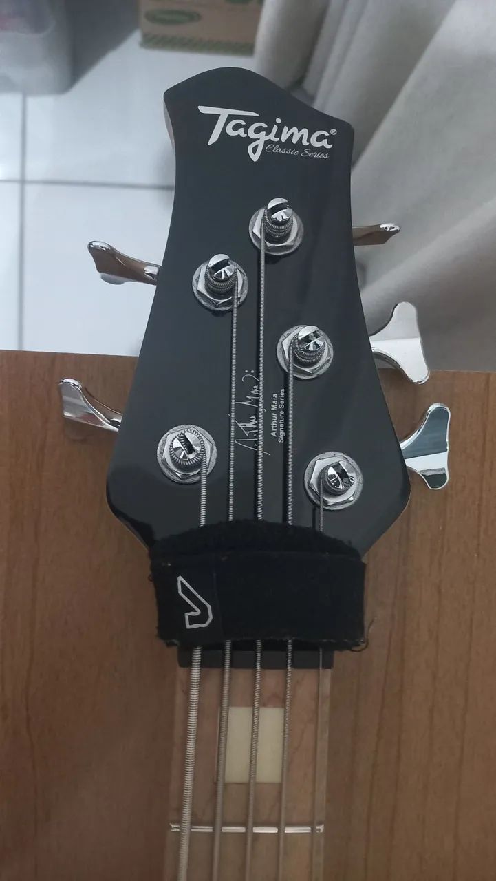 BAIXO TAGIMA MILLENIUM ARTHUR MAIA AM3 SIGNATURE 5 CORDAS. - Foto 2