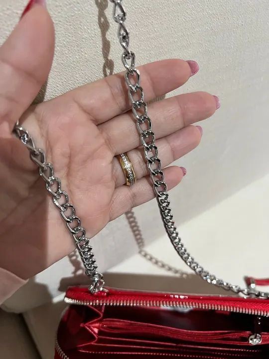 Bolsa de Ombro Vermelha  Verniz Santa Lolla nova  - Foto 5