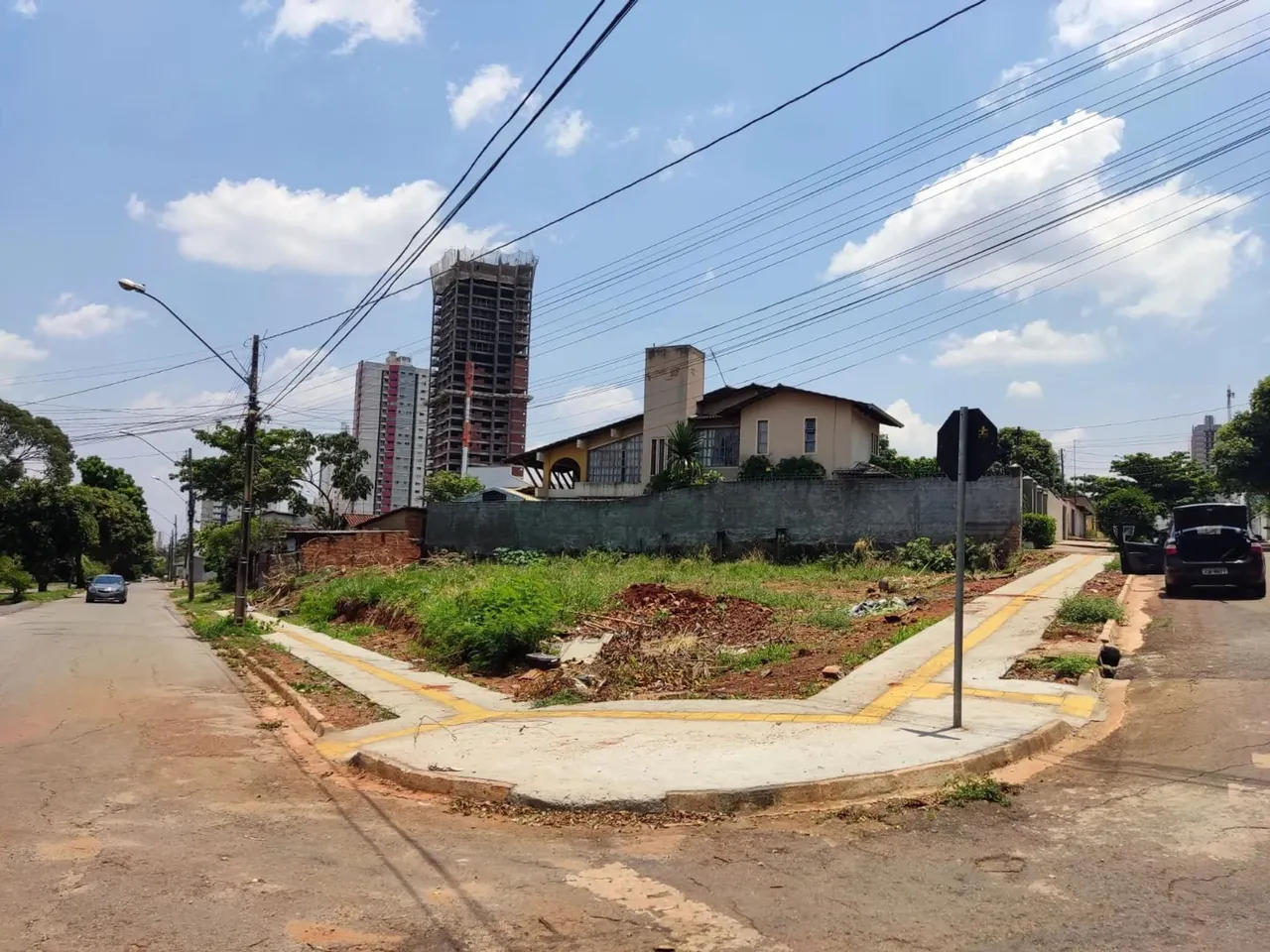 Esquina 527,00m² (Asfalto, Agua e Esgoto) Setor Serrinha