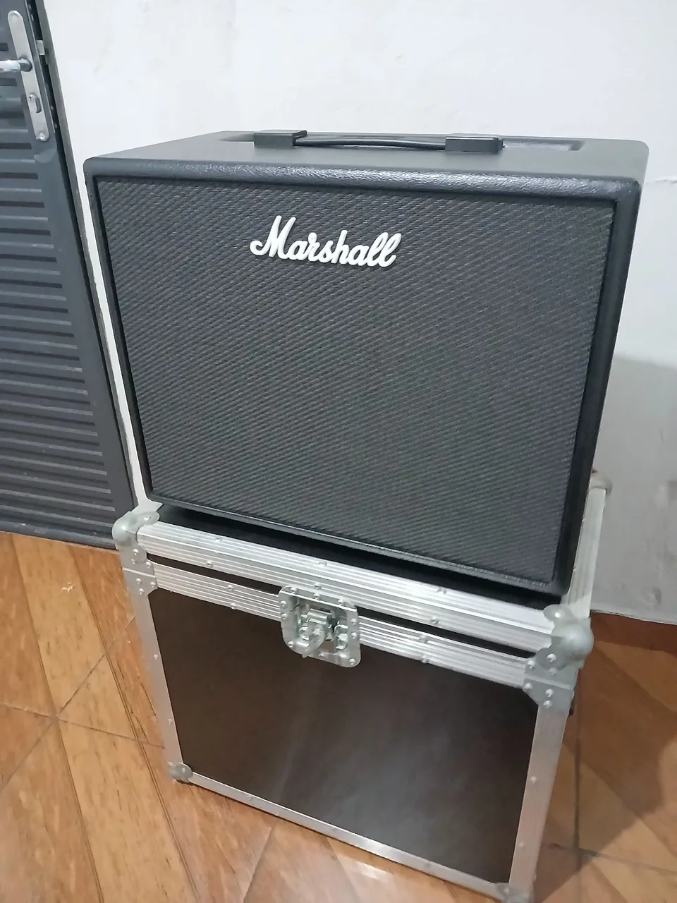 Amplificador Marshall code 50 + Case