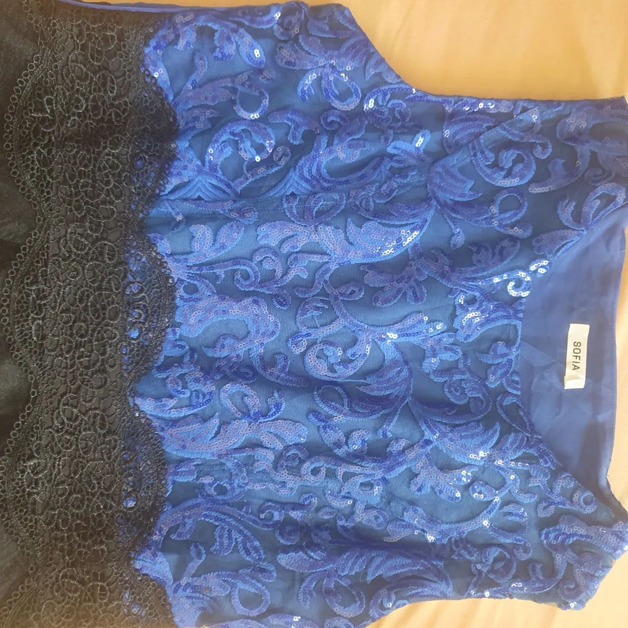 Vestido Azul Bordado com Paetês