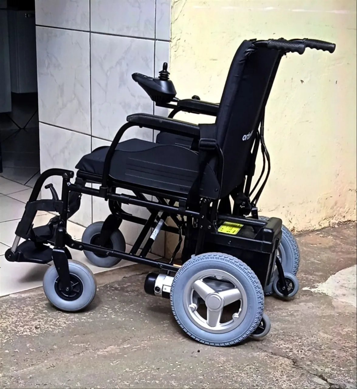 Cadeira motorizada nova