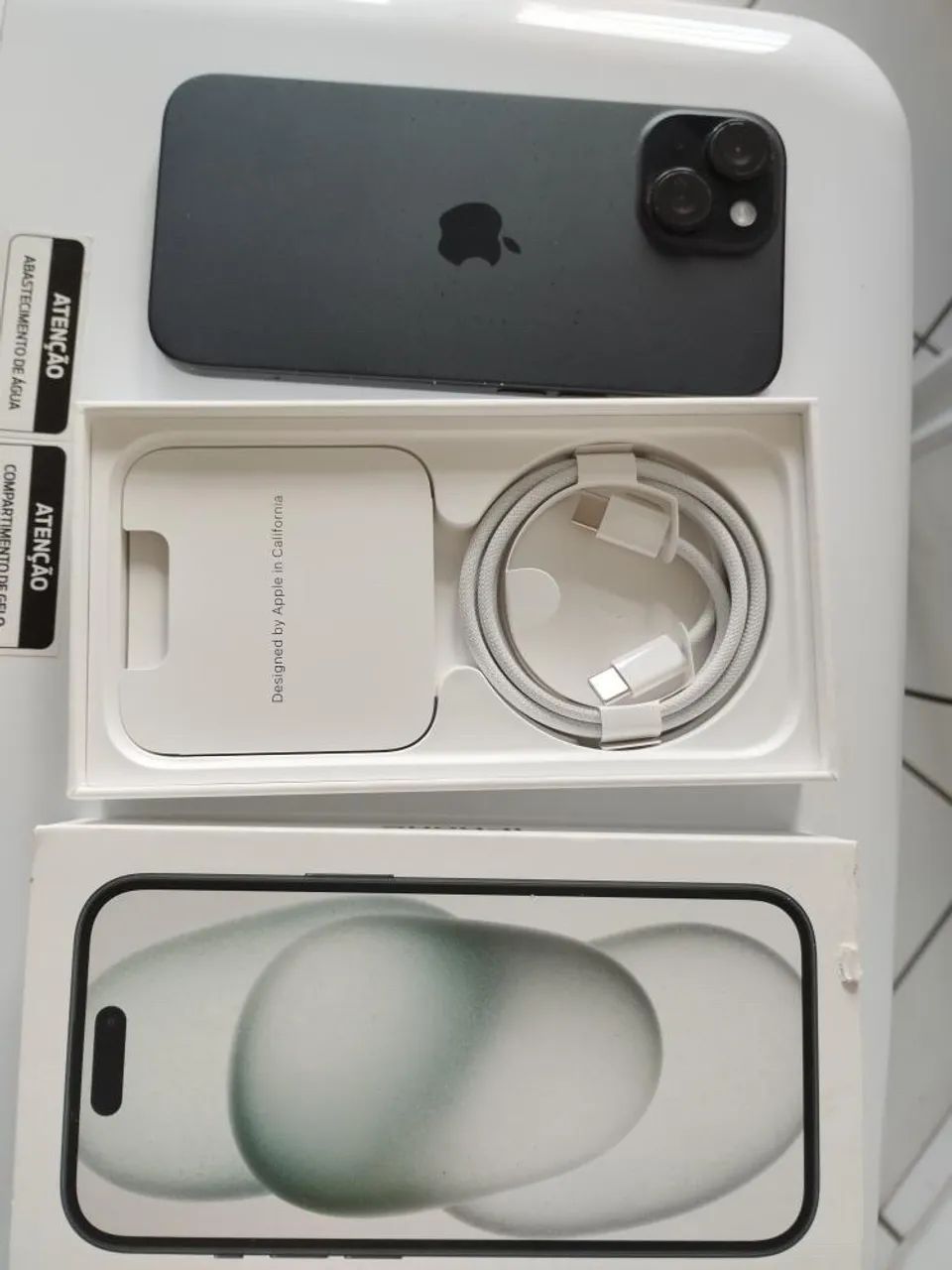 iPhone 15 com caixa e nota fiscal. 