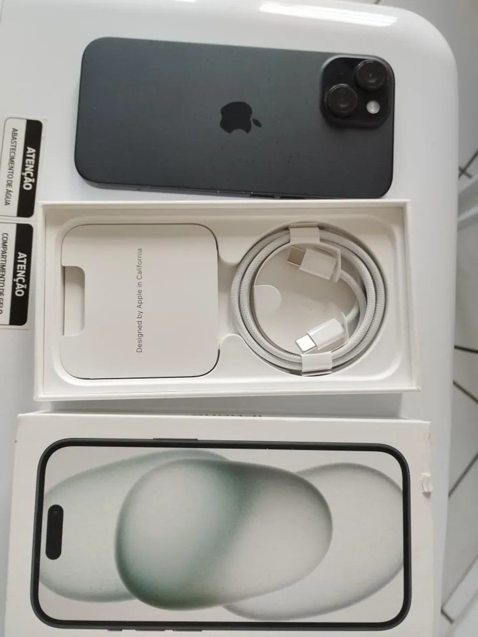 iPhone 15 com caixa e nota fiscal.
