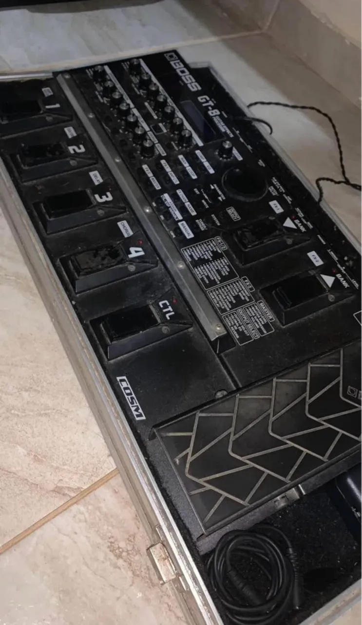 Pedal de efeitos BOSS GT-8