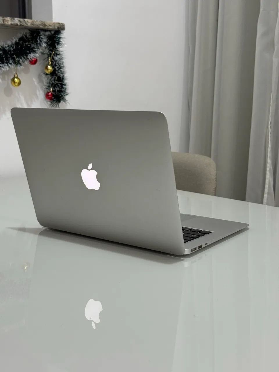 MacBook Air 本体2015 Apple