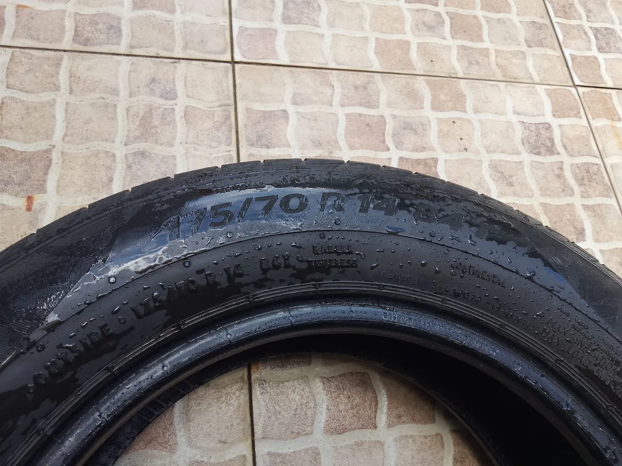 Pneu 175/70 R14 84T Continental