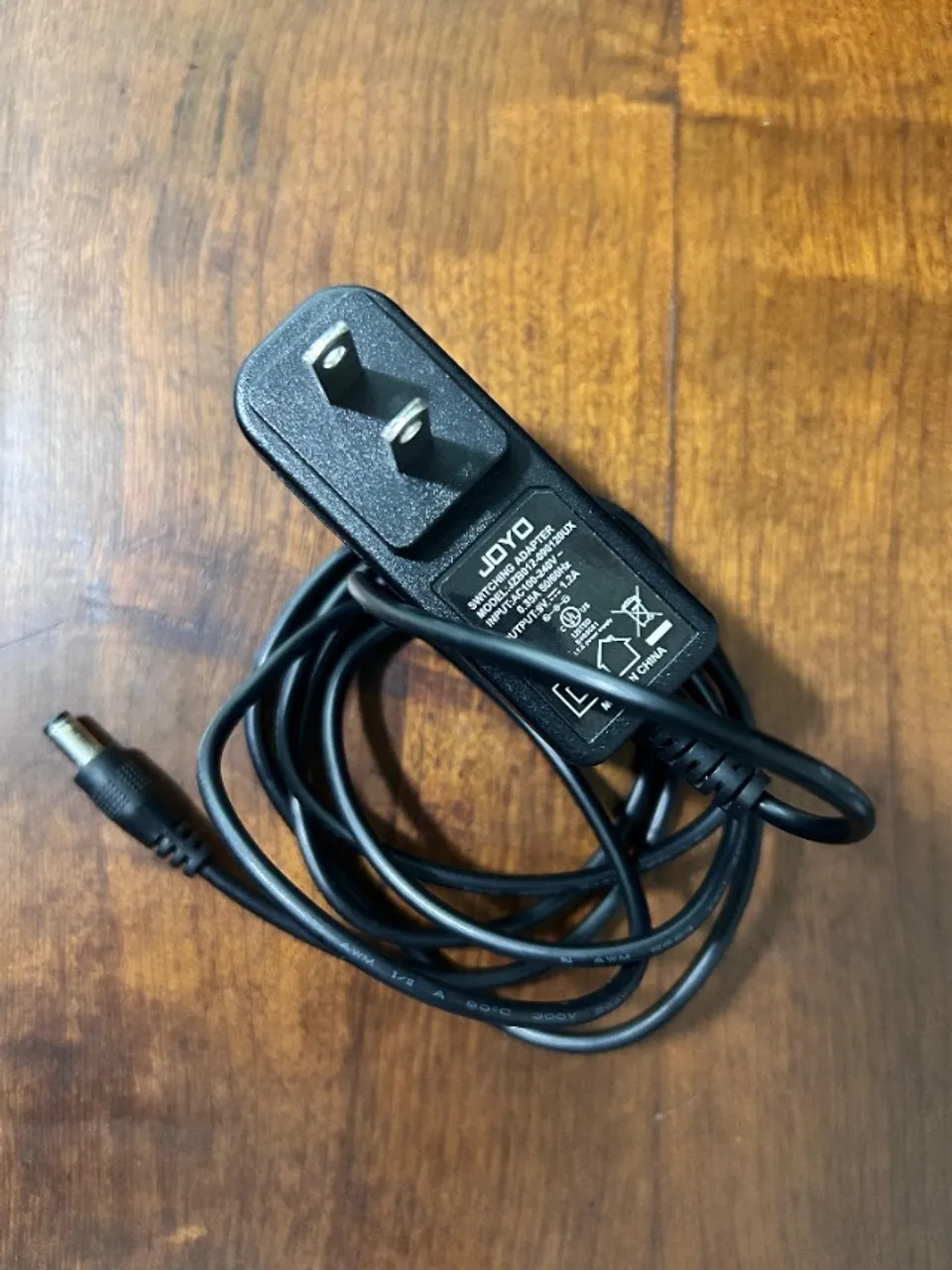 Fonte JOYO 9V 1.2A - Fonte para Pedais de Efeitos