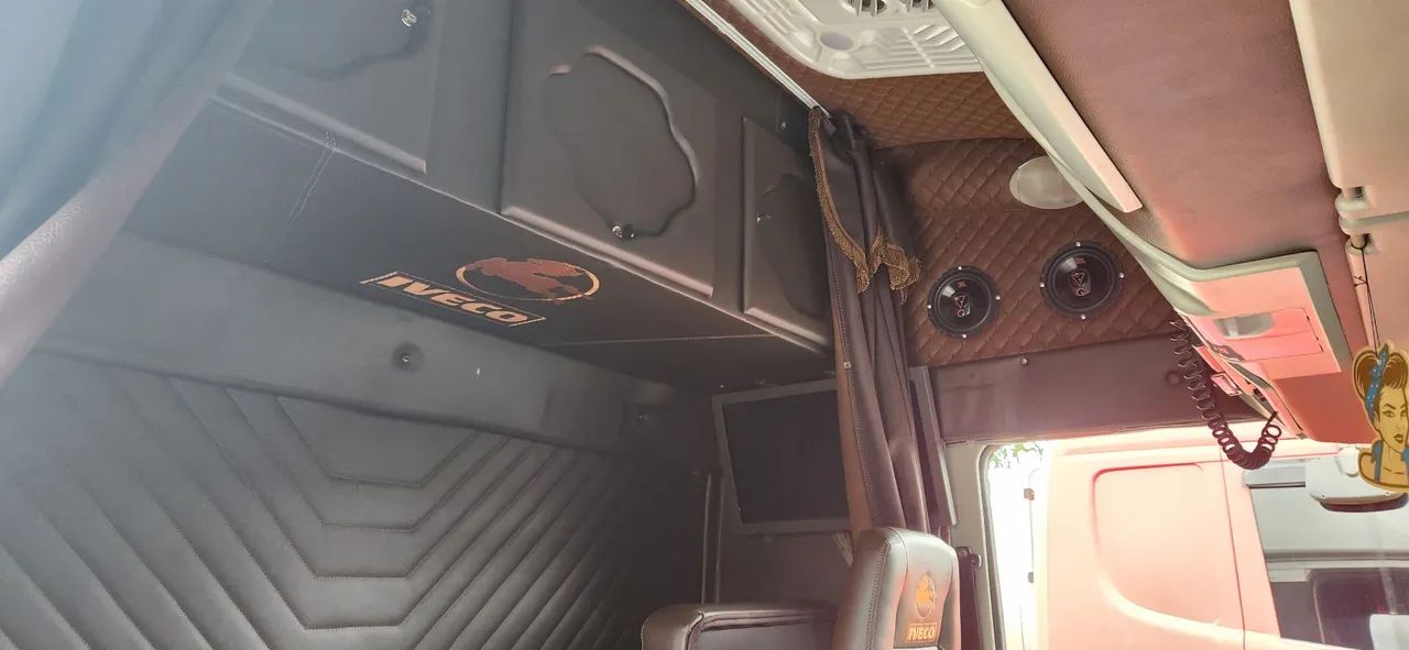 Iveco 460 automático  - Foto 4