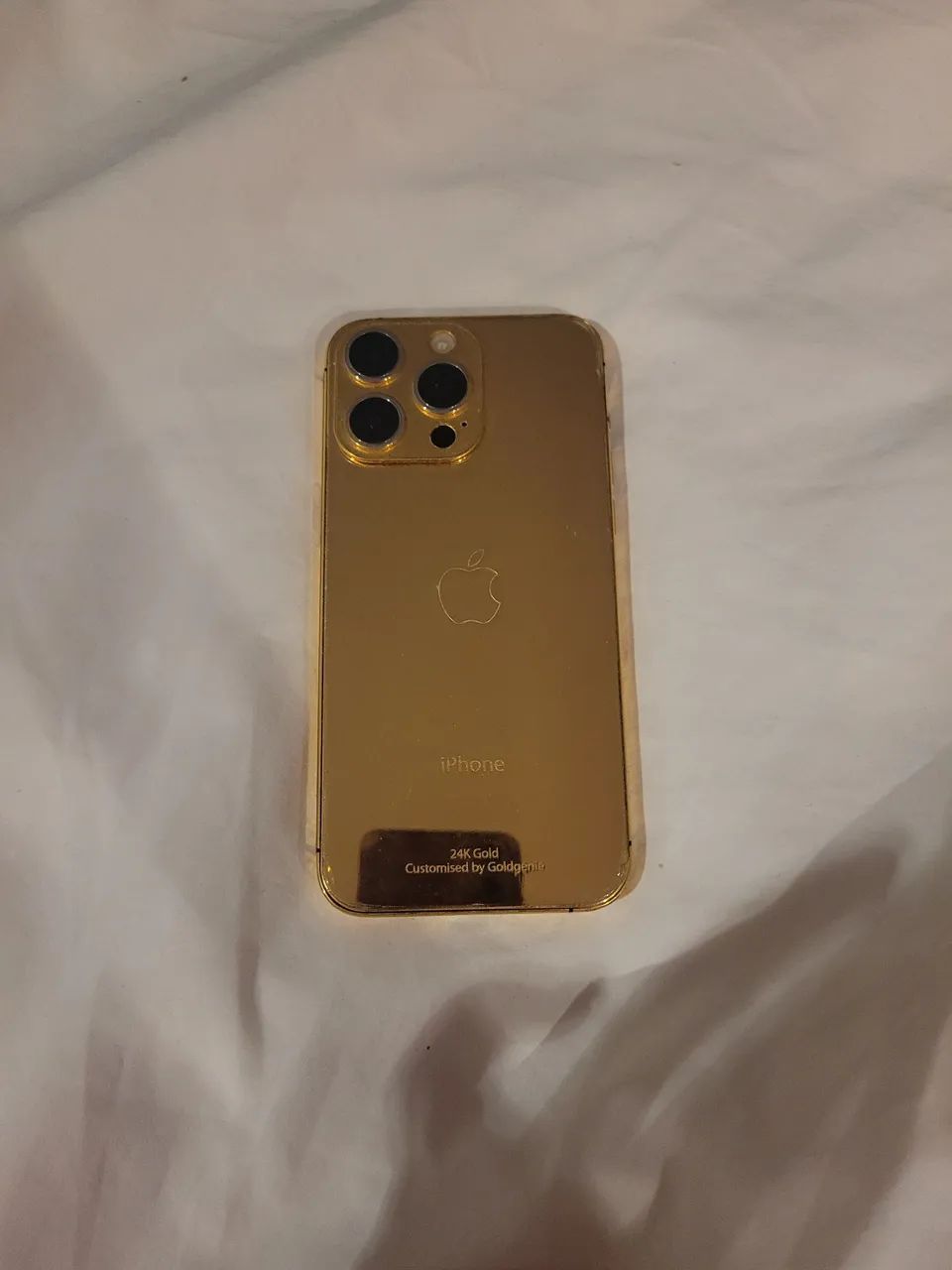 Iphone banhado a ouro