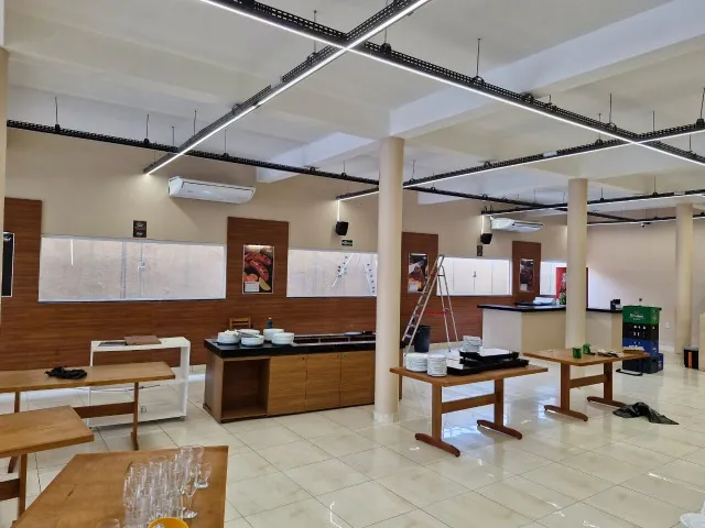 Prédio comercial acabamento de 1a cidade operária