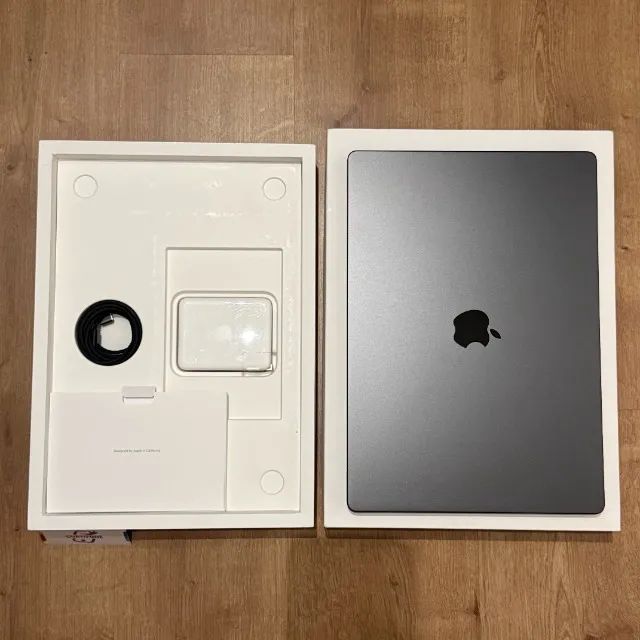 Apple MacBook Pro/M3 Pro/18GB/512GB/US配列 MacBook Pro 16 M3 Pro 18GB RAM 512 GB Prateado Silver A2991