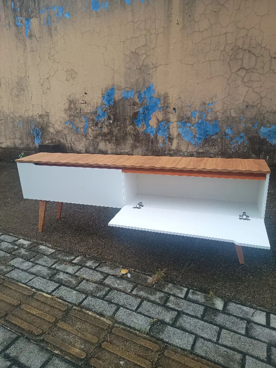 Rack para Tv na cor branca e com tampo amadeirado  - Foto 3